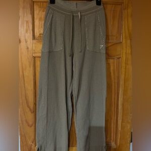 Gymshark Gray Sweatpants Relaxed Fit High-Waisted